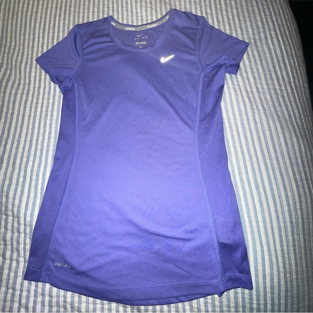 Nike Running Dri-FIT Shirt Womens XS Purple Short Sleeve Training Top 576901-553